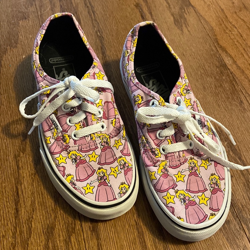 Vans Nintendo Princess Peach - W6/M4.5